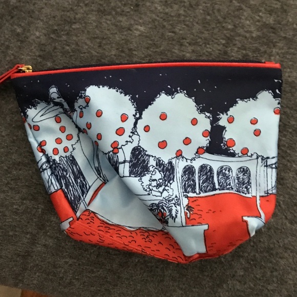 Vera Bradley Shops & Totes, with and Estée Lauder - Picture 2 of 2